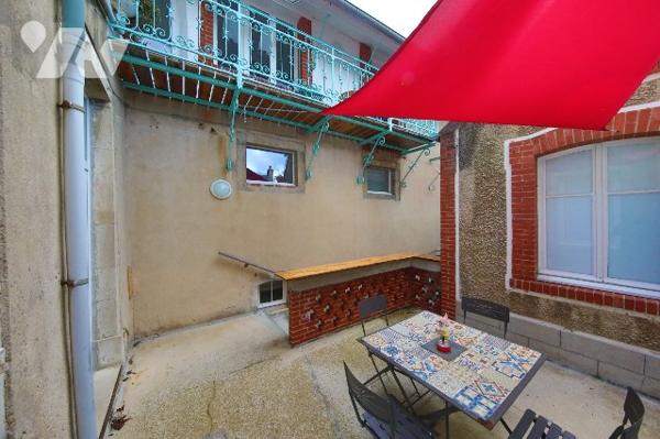 Immeuble de rapport dans le centre de Bricquebec