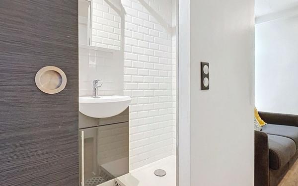 Appartement à louer    1 pièce • 17,01 m2 Paris 11