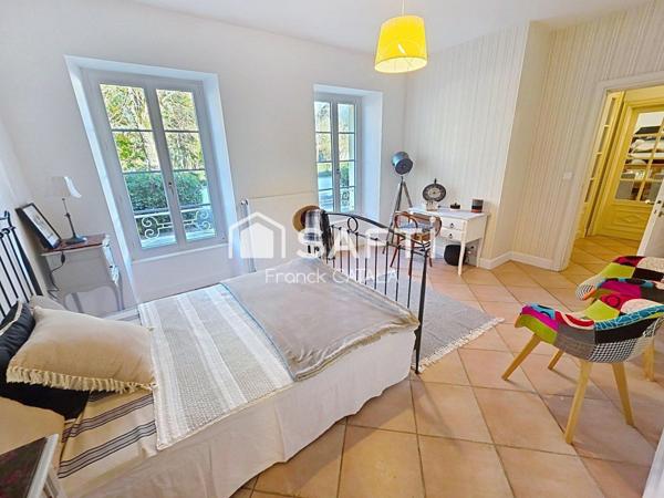 Beaucoup de cachet pour cette bâtisse du XIXéme rénovée