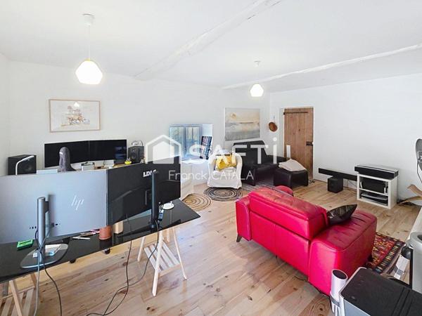 Beaucoup de cachet pour cette bâtisse du XIXéme rénovée