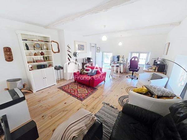 Beaucoup de cachet pour cette bâtisse du XIXéme rénovée