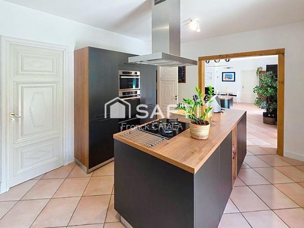 Beaucoup de cachet pour cette bâtisse du XIXéme rénovée