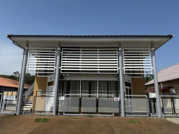 Exceptionnel immeuble de bureaux ZA de Cabalou à KOUROU