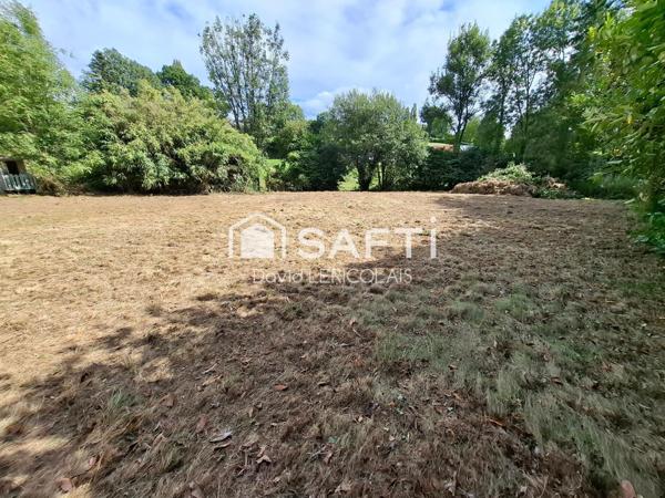 ANCIENNE PRESBYTERE AVEC DEPENDANCES AU CALME