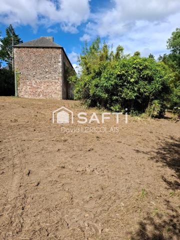 ANCIENNE PRESBYTERE AVEC DEPENDANCES AU CALME