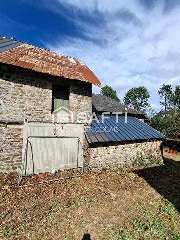 ANCIENNE PRESBYTERE AVEC DEPENDANCES AU CALME