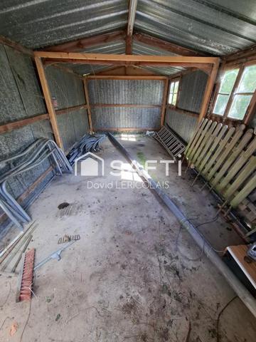 ANCIENNE PRESBYTERE AVEC DEPENDANCES AU CALME