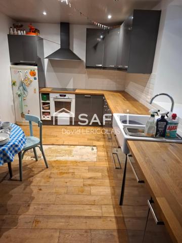 ANCIENNE PRESBYTERE AVEC DEPENDANCES AU CALME