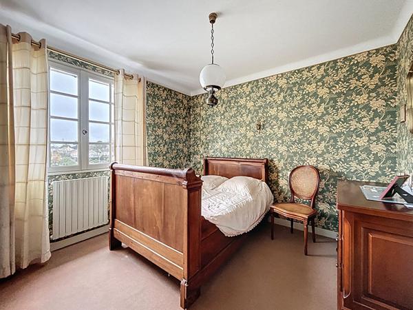 Maison à vendre à Rezé - 6 pièces, 3 chambres, jardin