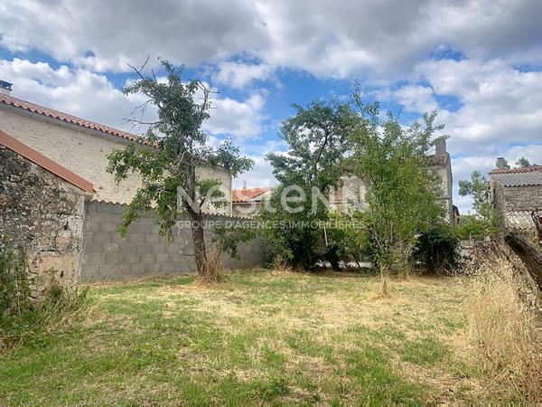 Maison a vendre a DOIX LES FONTAINES - 3 pieces avec jardin