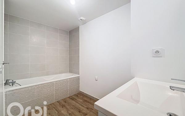 Appartement à vendre    3 pièces • 69,72 m2 Fréjus