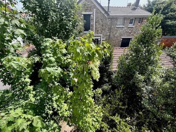 Vente                                                      Maison
                        
                     4 pièces                      70 m2                     à Joinville-le-Pont