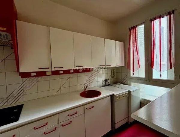 Vente                                                      Maison
                        
                     4 pièces                      70 m2                     à Joinville-le-Pont