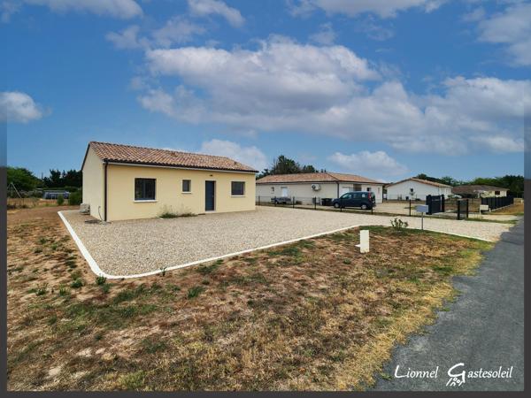 Maison à vendre de plain pied 3 pièces deux chambres sans travaux finition premium sur la commune du FLEIX (24)