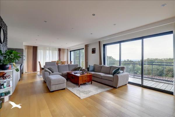 Maison à vendre |  Pechbonnieu |  7 pièces | 240 m²