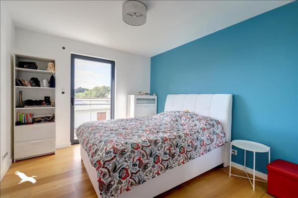 Maison à vendre |  Pechbonnieu |  7 pièces | 240 m²