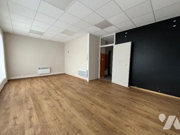 Opportunité en centre ville ! A VENDRE LOCAL PROFESSIONNEL / COMMERCIAL de 66.52m² (VITRINE 3.5...