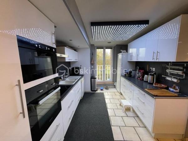 Immeuble mixte de 2 120 m²