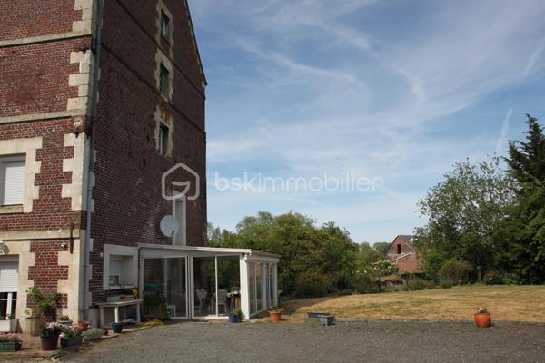 Immeuble mixte de 2 120 m²