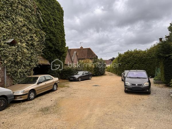 Immeuble mixte de 2 120 m²