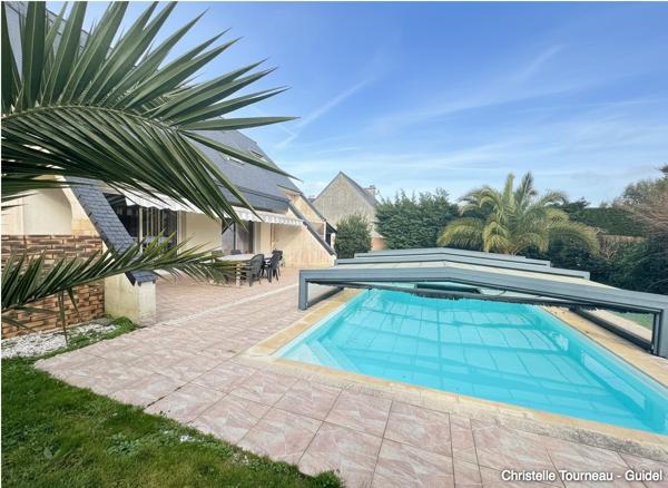 Maison familiale lumineuse avec piscine – proche bourg et plages