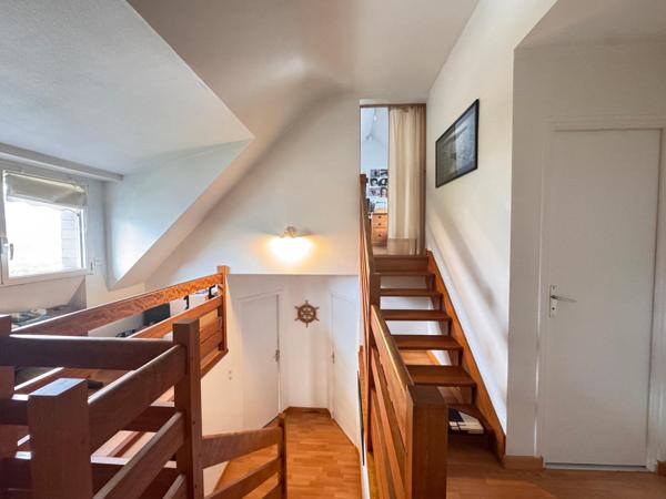 Maison familiale lumineuse avec piscine – proche bourg et plages