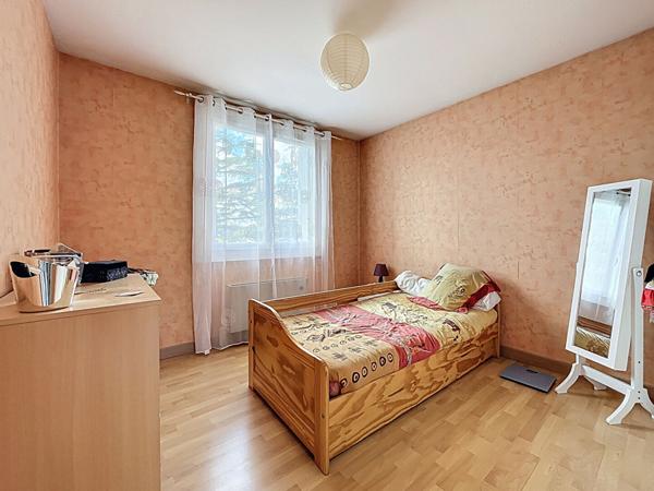 EXCLUSIVITE - APPARTEMENT T4 DE 75 M² AU DEUXIMEME ETAGE AVEC GARAGE ET CAVE