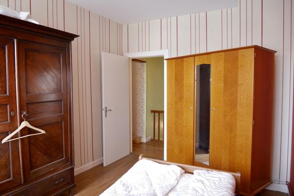 VASTE MAISON DE VILLAGE AVEC DEPENDANCE 99 900 €