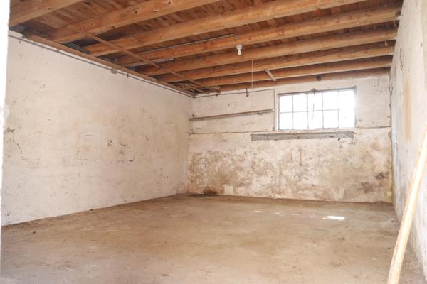 VASTE MAISON DE VILLAGE AVEC DEPENDANCE 99 900 €