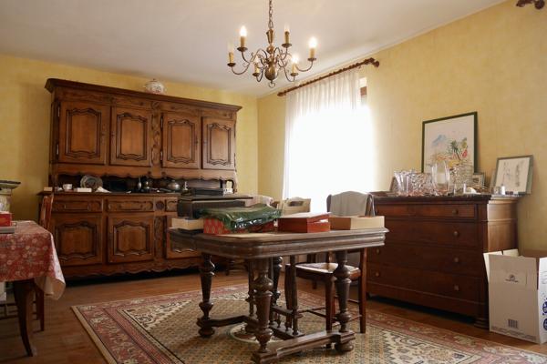 VASTE MAISON DE VILLAGE AVEC DEPENDANCE 99 900 €