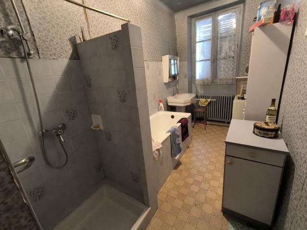 Maison à vendre |  Figeac |  8 pièces | 205 m²