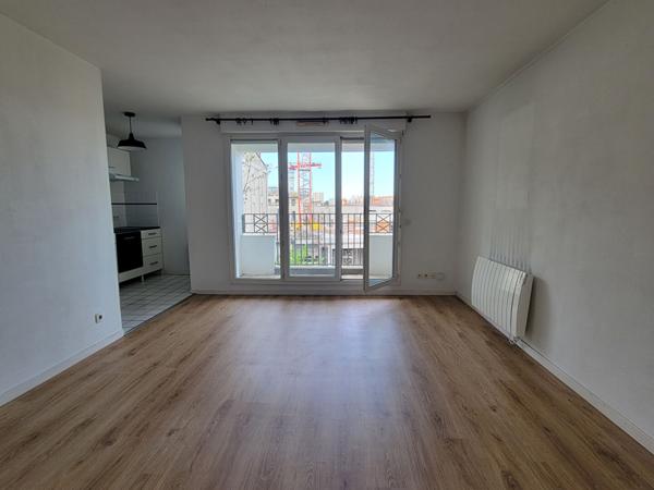 Bordeaux Saint Jean - T2 avec balcon et parking