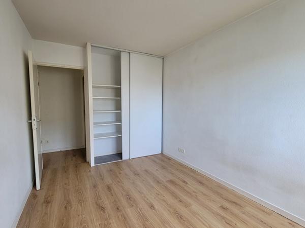 Bordeaux Saint Jean - T2 avec balcon et parking