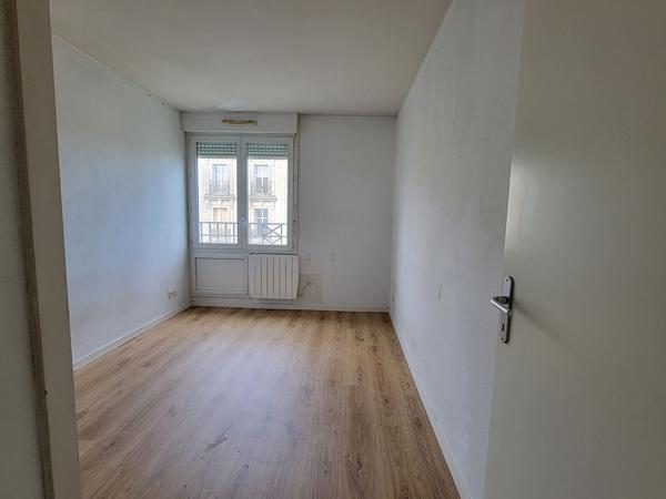 Bordeaux Saint Jean - T2 avec balcon et parking
