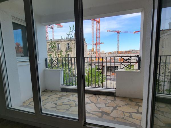 Bordeaux Saint Jean - T2 avec balcon et parking
