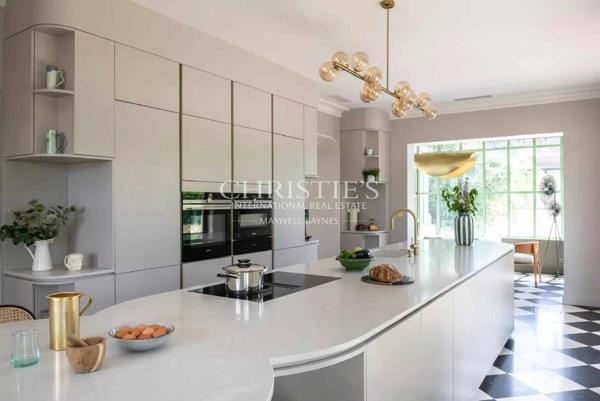 Maison haut de gamme à vendre à Mérignac, limite Bordeaux Saint-Augustin