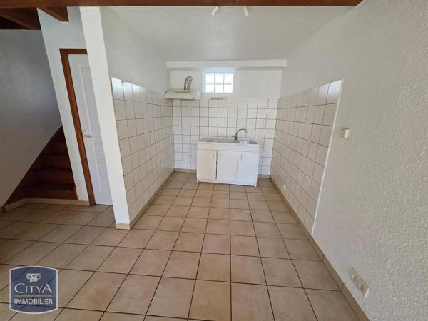 Maison à louer 2 pièces 46m² Issoire (63500)