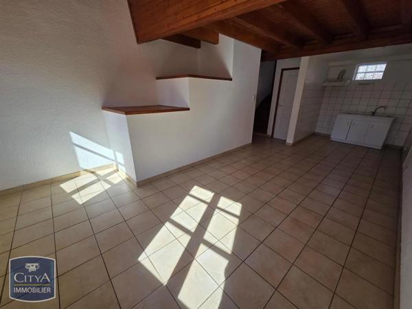 Maison à louer 2 pièces 46m² Issoire (63500)