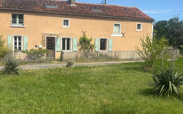 Maison à vendre    3 pièces • 91,50 m2 Lathus-Saint-Rémy