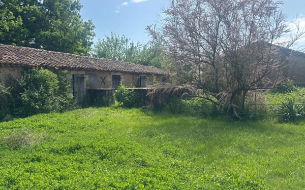 Maison à vendre    3 pièces • 91,50 m2 Lathus-Saint-Rémy