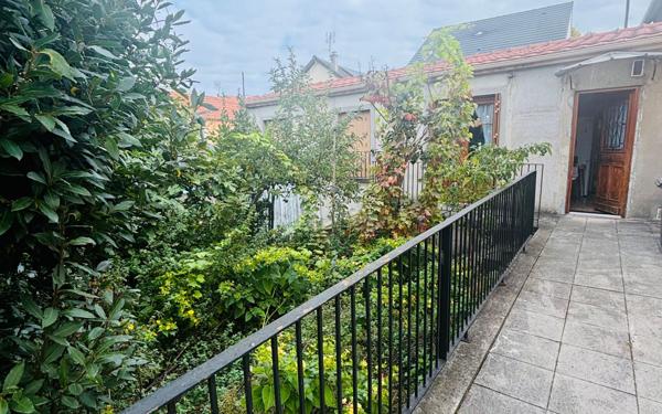 Maison à vendre    3 pièces •  Stains