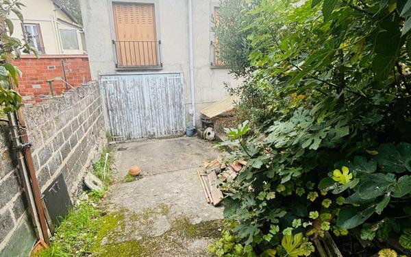 Maison à vendre    3 pièces •  Stains