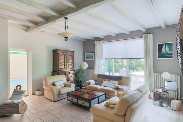 Maison isolée 315 m² avec piscine