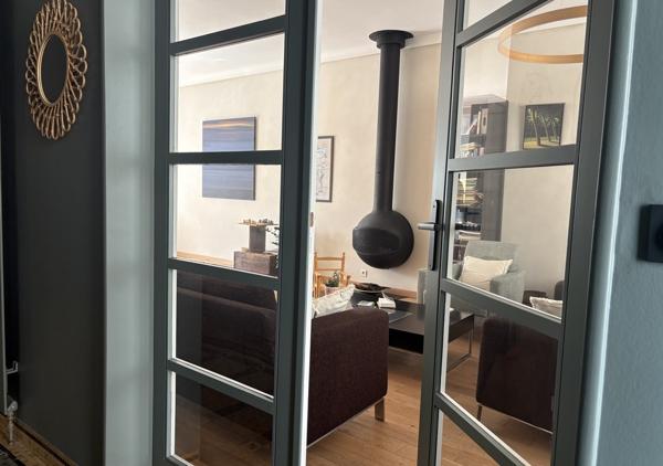 Maison familiale de 245 m² avec jardin bien orienté, garage double et stationnements