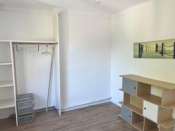Rezé, RARE ensemble immobilier commerce + habitations 349 500 € FAI