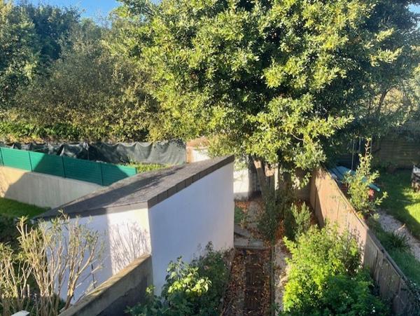 Rezé, RARE ensemble immobilier commerce + habitations 349 500 € FAI