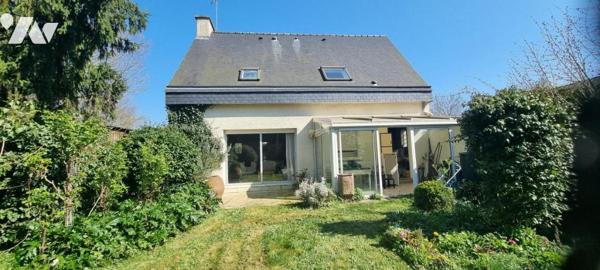 LA GUERCHE DE BGNE - Centre ville - Pavillon avec garage et terrain