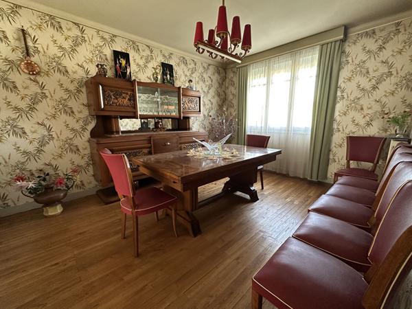 Maison quartier Zola à Nantes d'environ 176m² , avec grand jardin arboré. Fort potentiel d'évolution!