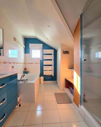 Maison de 174 m² 6 chambres et un bureau