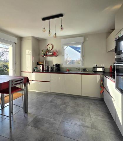 Maison de 174 m² 6 chambres et un bureau